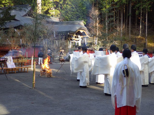 713�� �V�N���}���邽�߂̐_���u�Ð_�D�Ĕ[�Ձv�֍s 03_�{�i�ȉ��_�E�ɂ�鐴���t��